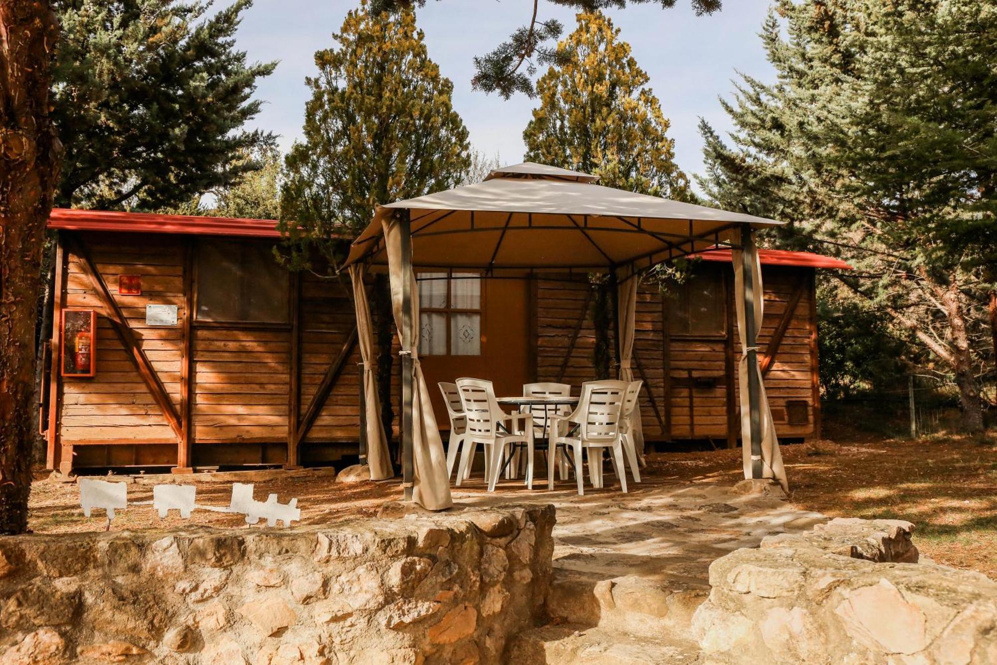 Camping Castillo De Loarre Exterior photo