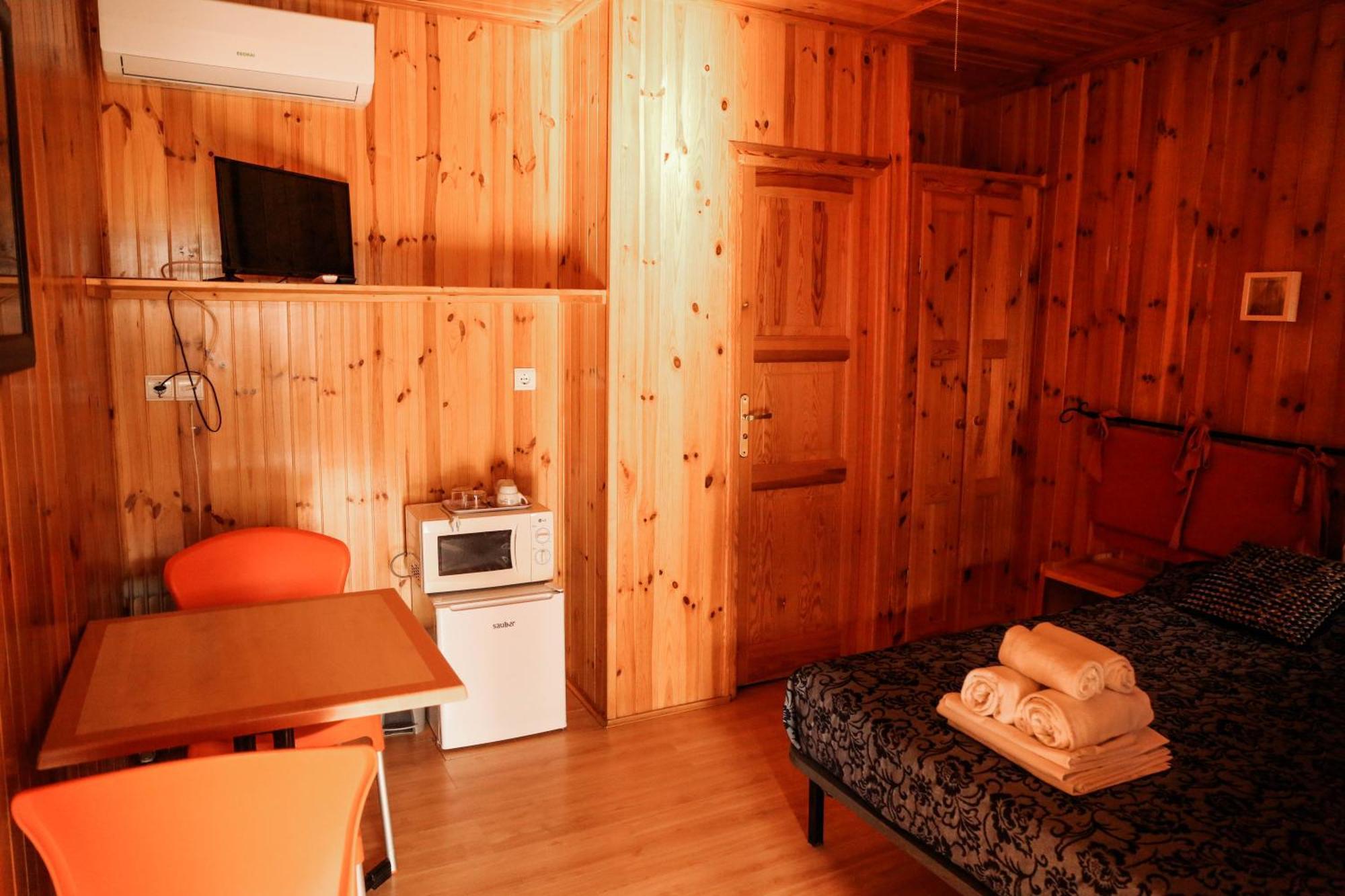 Camping Castillo De Loarre Exterior photo